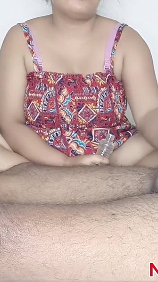 Hot Virgin Girl First Time Sex and Filled Pussy