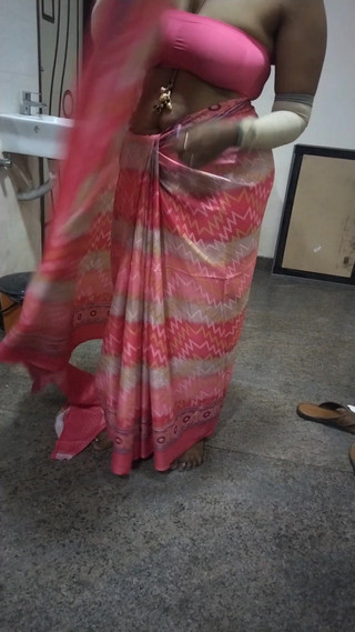 Saree Hot