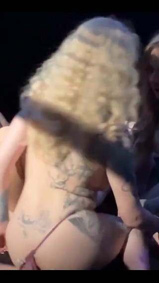 Girls Squirting on Girls