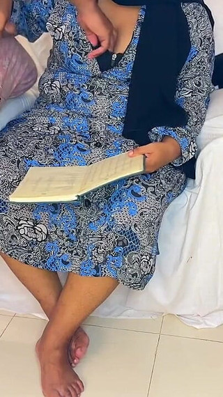 Muslim Arab Stepmom Fucked by Her Ex-boyfriend When My Stepdad Not at Home