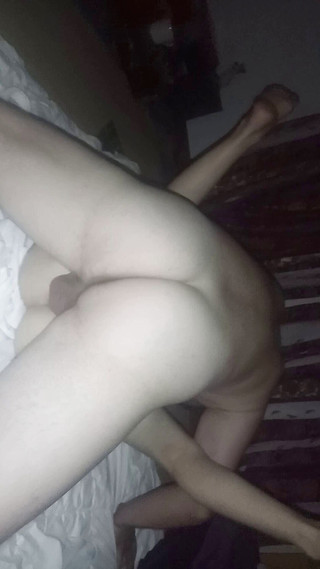 Spreading legs for meeting