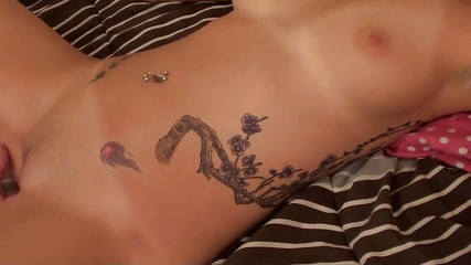 Horny Lesbian BBW Pleasuring Her Tattooed GF's Pussy