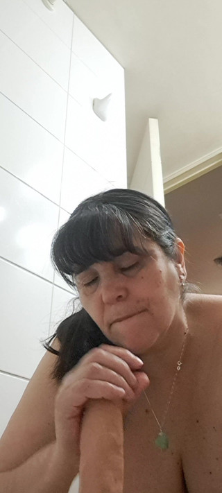 Mammy-style Cock Sucking