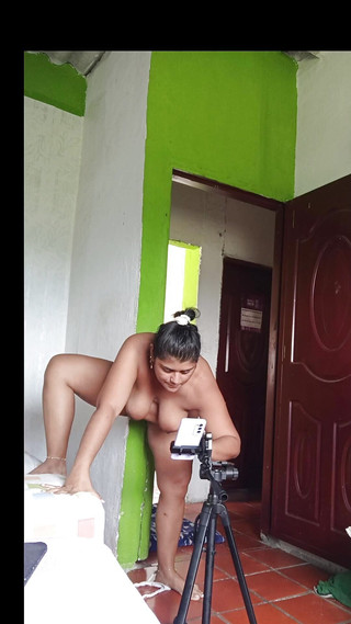 My Stepsister Puts on a Show and Invites Me to Participate I End up Her Very Rich in 4