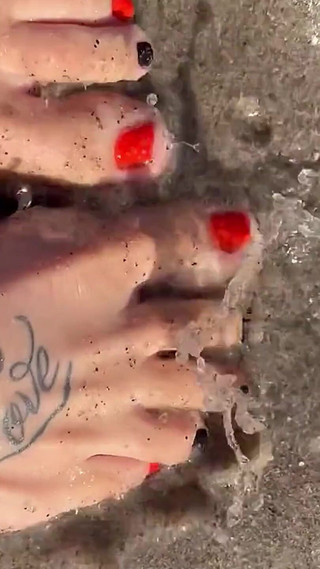 Miaxxx Naked Feets