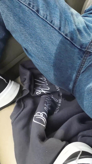 Real Desperate Jeans Wetting and Squirt in My Car