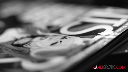 Robin Coffins in Claxxxic Black and White Tease Video