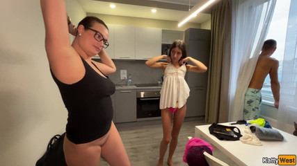 Hot Stepmommy Licks and Washes Pussy Stepdaughter in the Shower