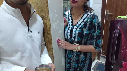 Left the Neighbor's Bhabhi with Big Breasts on the Pretext of Asking for Sugar