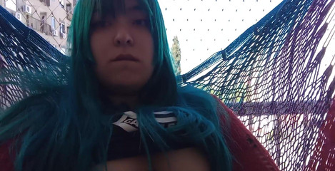 If you ever had the fantasy of seeing someone masturbate on the balcony, look no further than I'll fulfill it