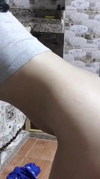 A Clear Voice the Owner of the Apartment to Karya