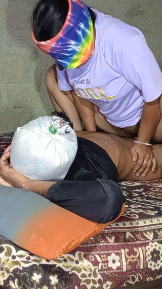 Bhabhi Ko Raat Me Jor Se Choda in House Hindi Audio. Step Sister Ki Chudai.