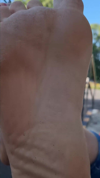 Amateur BBW Big and Chubby Feet Tease