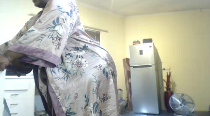 BBW Fails to Do Chores with Vibrator in Pussy