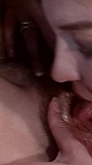 Moana and Milly: Vintage Lesbian MILFs