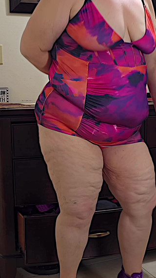 Big Ass Busty MILF in Mini Dress Flash Fat Booty