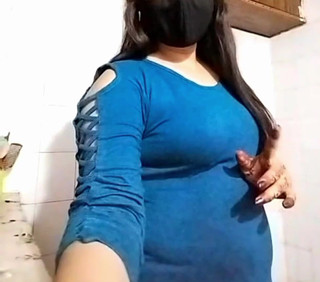 Lisa Bhabi and Pussy Pampping