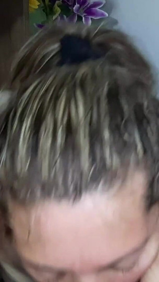 Le Meto El Dedo En El Culo Mientras La Penetro MILF Sw Mamada