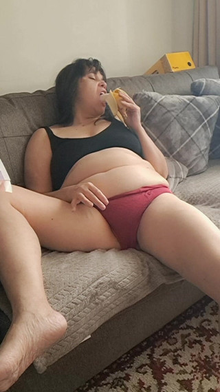 MILF Jerkoff Banana and Mukbang