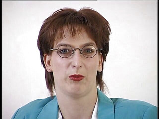 Horny bitch is toying her cunt at the casting