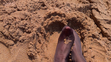 835 4K Shiny Cdr Pantyhose on the Beach Part 1