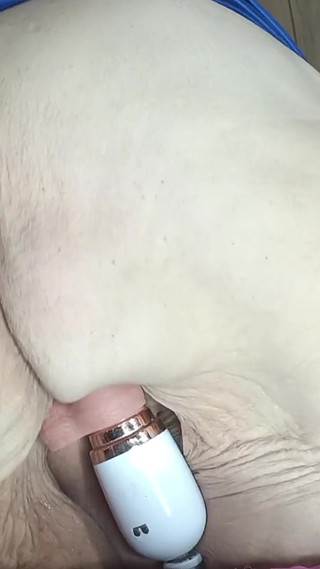 Cougar so Hot as She Sucks That Cock N Hops on Top Meow