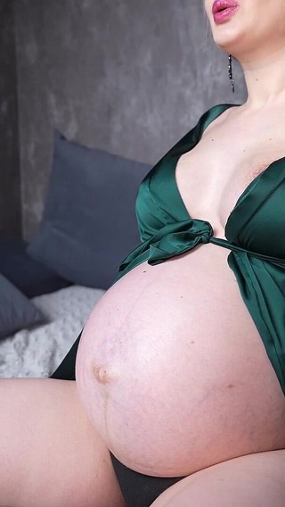 Pregnant Belly Movements From Inside and First Labours