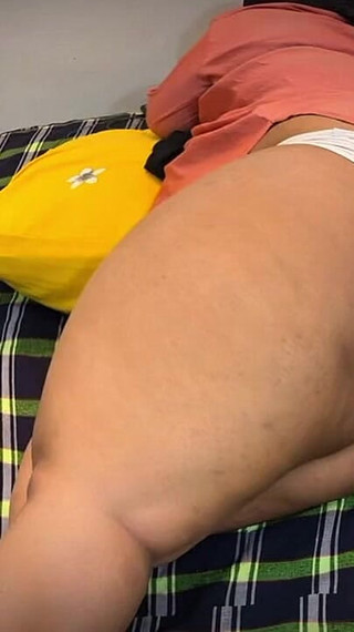 Arabian Big Ass & Huge Boobs with Black Nipple Hot Stepmom Live Show!