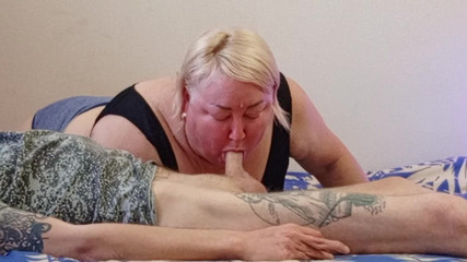 Stepmom Sucks My Dick Until I Cum in Her Mouth with Hot Cum