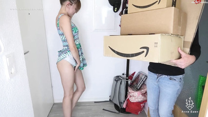 The parcel carrier brings a huge load!