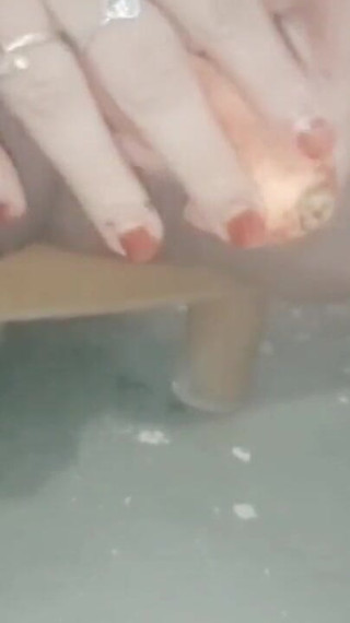 Desi Aunty Shows Her Body to Boyfriend