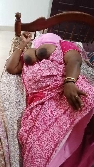 Indian Anty Bedroom Finger Massage
