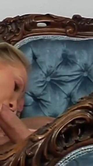 Full Italian movie Il Genio Della Lampo dedicated to men who want to fulfill their wishes and choose their women