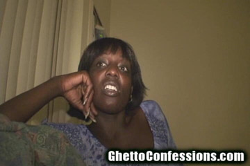 Yappy Ebony Bitch comes to Suck on my Weener