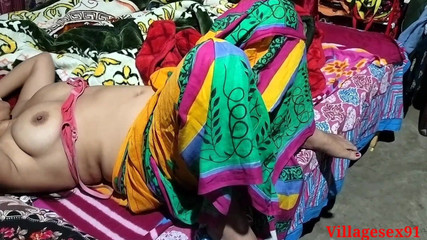 Homemade Boudi Chudai in Green Saree