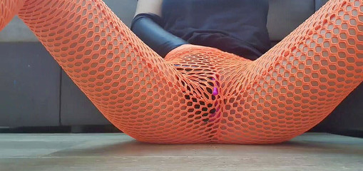 Hard masturbation in leggings. Teen squirting a lot