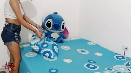 I Seduce My Stepsister While She Tidies Her Room