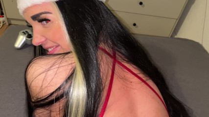 18 Miaxxx X-mas Gaming Girl