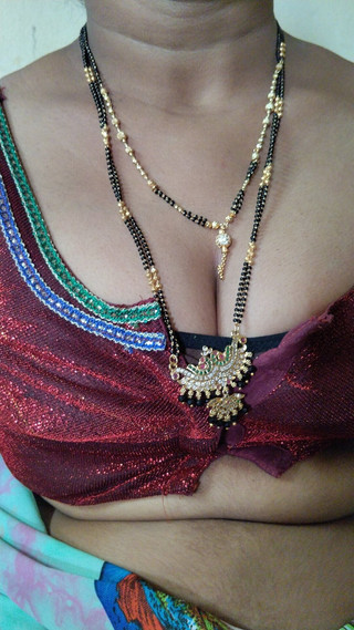 Desi Hot Saira Housewife Big Vegetable Cucumber Fucking My Pussy Hole