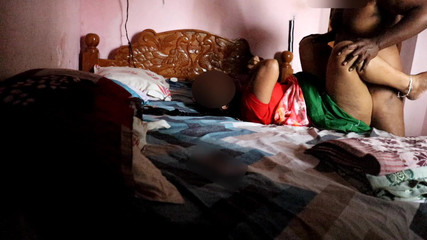 Big Breasted Indian Housewife in Saree Pussy Fingered