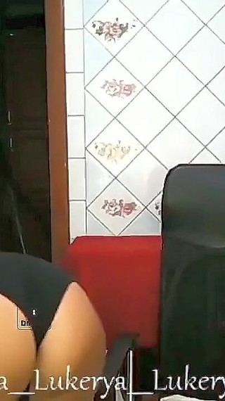 Old Lonely Sexy Housewife Chatting Fun on Webcam Showing Ass and Pussy in Panties