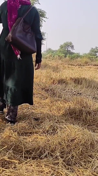 Indian Village Aunty Ki Sex Video Fucked by Stepbrother