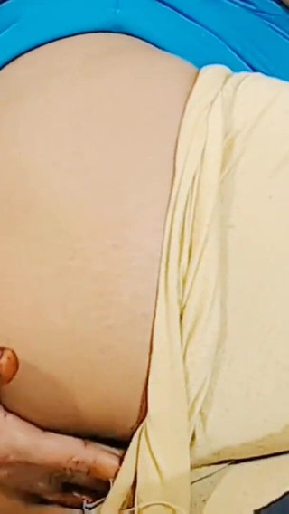 On Live Video Call Camgirl Showing Boobs and Pussy