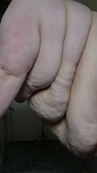 SSBBW Giant Belly Clapping Video