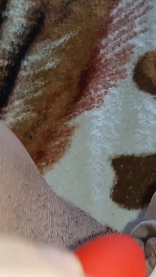 I Teased My Clit with a Vibrator Until I Cum