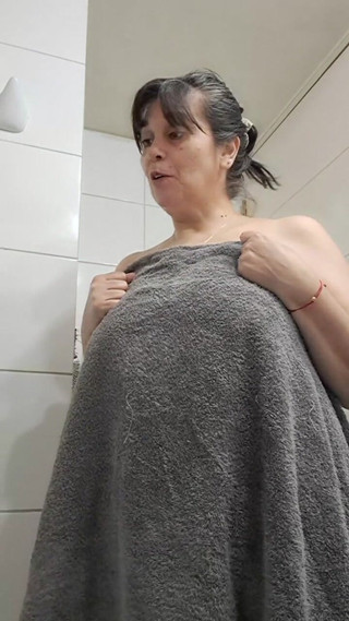 V6.mp4i'm with Company in the Bathroom, My Stepson Is Bathing and I Want to Touch His Young Cock