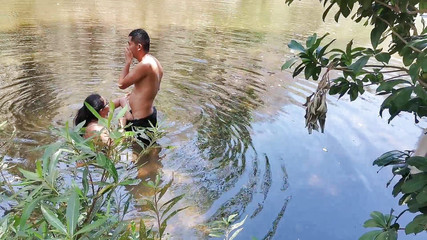 Woooow!!! He Helps Me Bathe and Then We Fuck in the Middle of a Lagoon