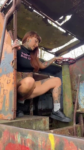 Hot Babe Pees on Abandoned Train!