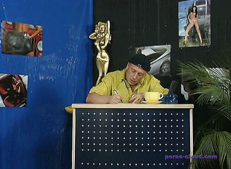 Pissing foto session