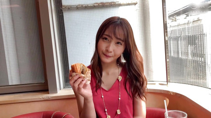 M420g07 Gonzo at a Hotel with an Orthodox Beauty Who Protrudes the Buttocks of a Very Small T - Back with an Erotic Pose!